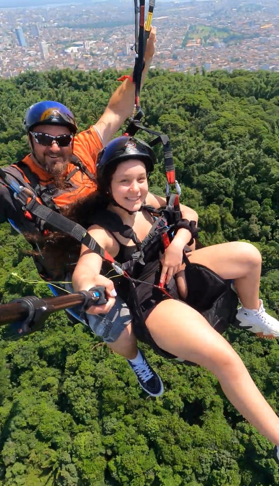 Voo sobre o parque de diversões